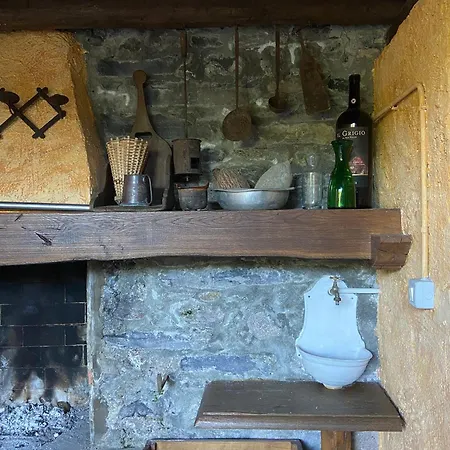 Cascina Taronico 펜션 *